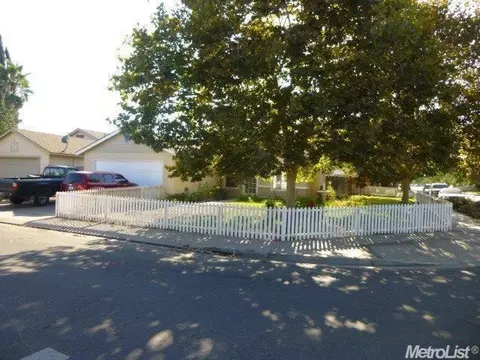 2101 Manhattan Way, Modesto, CA 95358 photo 1