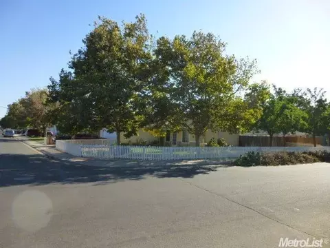2101 Manhattan Way, Modesto, CA 95358 photo 5
