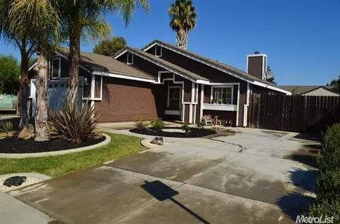 203 Lapwing Ln, Galt, CA 95632 photo 2