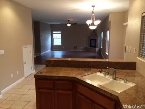 1483 Delaware Ct, Turlock, CA 95382 photo 6