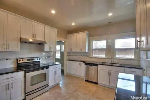 205 Prospect St, Ripon, CA 95366 photo 8