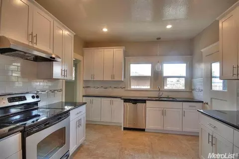205 Prospect St, Ripon, CA 95366 photo 3