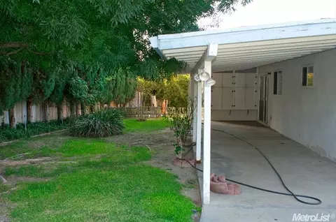 1220 Cavel Ct, Modesto, CA 95351 photo 3