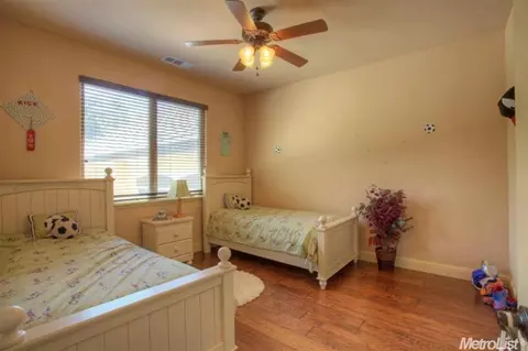 1615 Elsdon Cir, Carmichael, CA 95608 photo 18