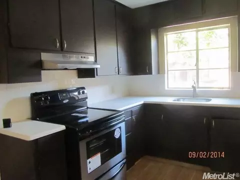 2225 Lambert St, Modesto, CA 95354 photo 9