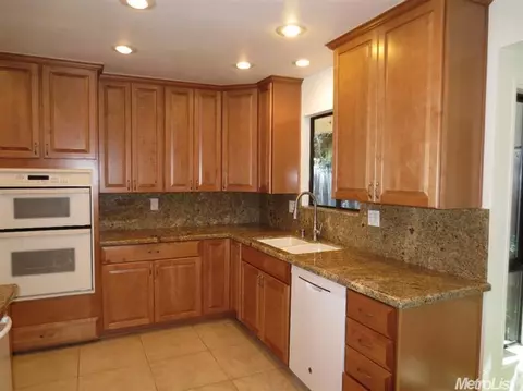 909 Foxcroft Ln, Modesto, CA 95355 photo 10