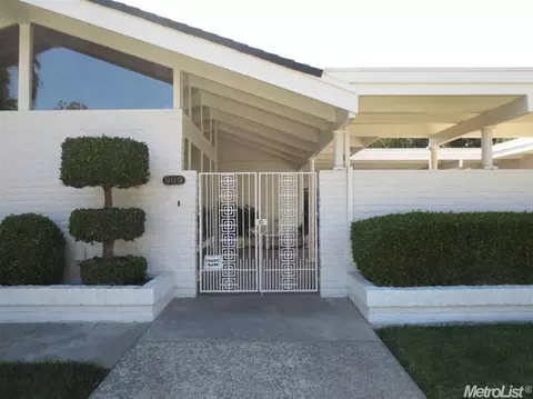 909 Foxcroft Ln, Modesto, CA 95355 photo 2