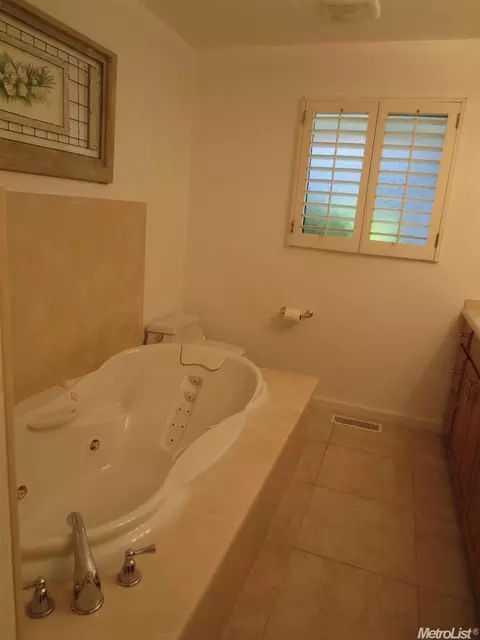 909 Foxcroft Ln, Modesto, CA 95355 photo 14