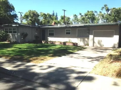 513 Coronado Way, Modesto, CA 95350 photo 2
