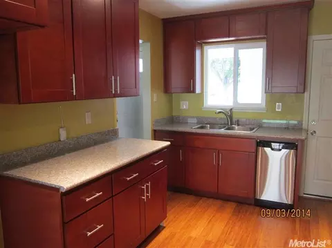 2013 Celeste Dr, Modesto, CA 95355 photo 2
