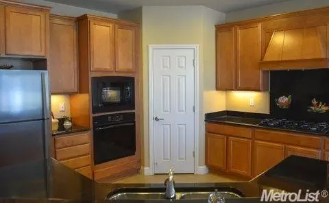 2525 Shadow Berry Dr, Manteca, CA 95336 photo 16