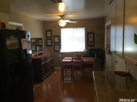 2301 Corbin, Lodi, CA 95242 photo 2