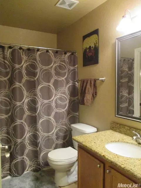 4009 Elmo Loop #b, Modesto, CA 95356 photo 6