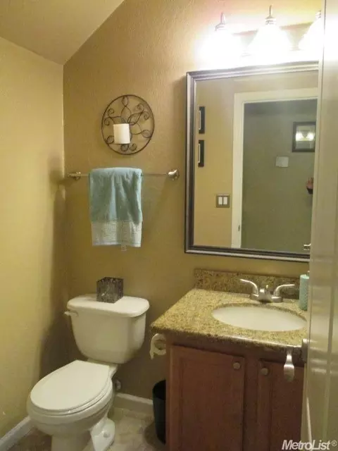4009 Elmo Loop #b, Modesto, CA 95356 photo 4