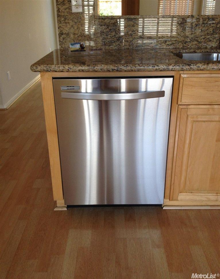 349 Burlington Dr, Tracy, CA 95376 photo 4