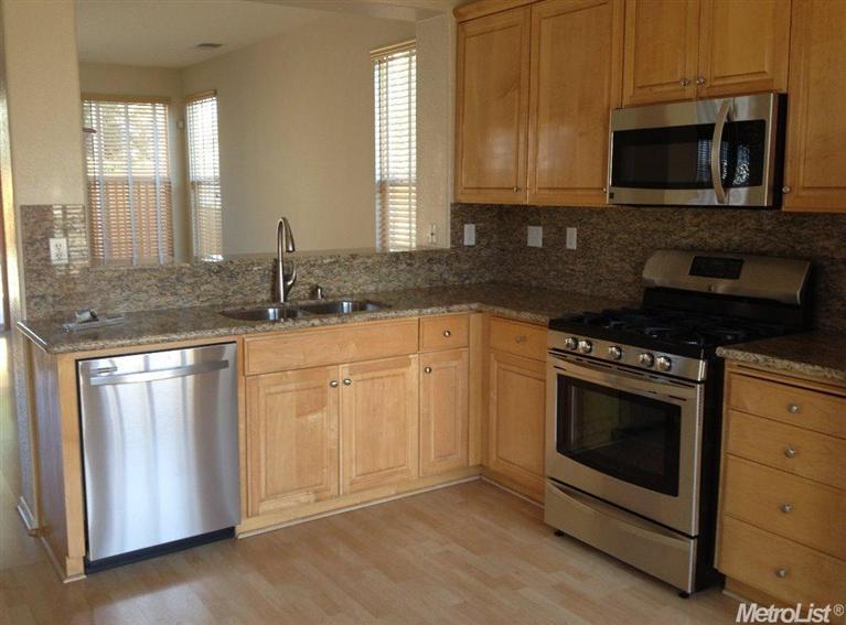 349 Burlington Dr, Tracy, CA 95376 photo 2