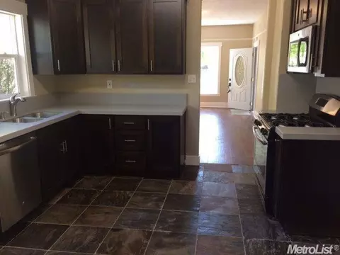 219 Hackberry Ave, Modesto, CA 95354 photo 3
