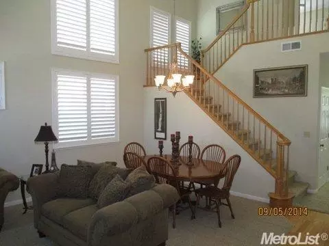3816 Chedworth Ln, Modesto, CA 95355 photo 2