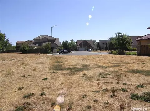 1311 Cassel Ln, Davis, CA 95616 photo 3
