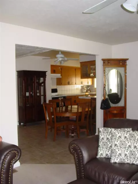 402 Daisy Ave, Lodi, CA 95240 photo 4