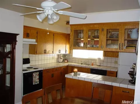 402 Daisy Ave, Lodi, CA 95240 photo 5