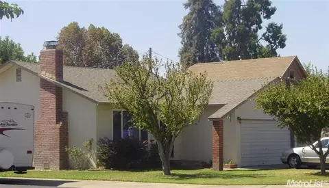 402 Daisy Ave, Lodi, CA 95240 photo 1