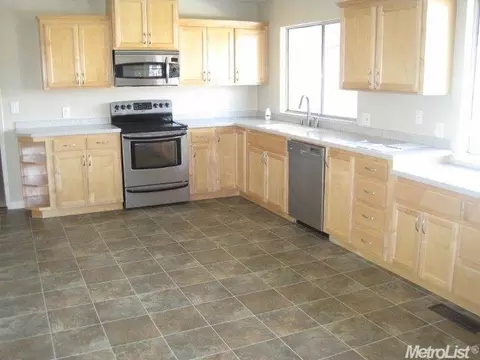1761 Smith Dr, Turlock, CA 95382 photo 6