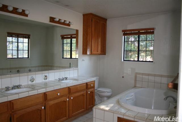 11875 E Mayers Rd, Acampo, CA 95220 photo 6