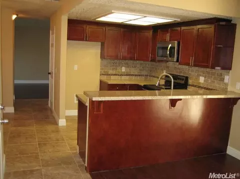 7828 Caber, Antelope, CA 95843 photo 3