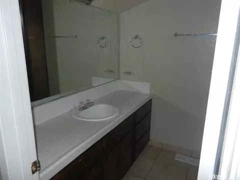 915 Brentwood Ave, Gustine, CA 95322 photo 10