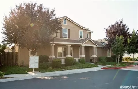 910 Courtyards Loop, Lincoln, CA 95648 photo 2