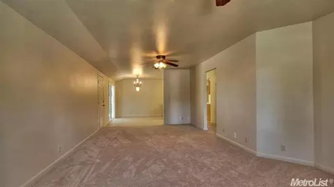 238 N Locust Ave, Ripon, CA 95366 photo 3