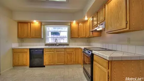 238 N Locust Ave, Ripon, CA 95366 photo 7