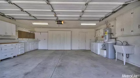238 N Locust Ave, Ripon, CA 95366 photo 24