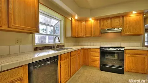 238 N Locust Ave, Ripon, CA 95366 photo 8