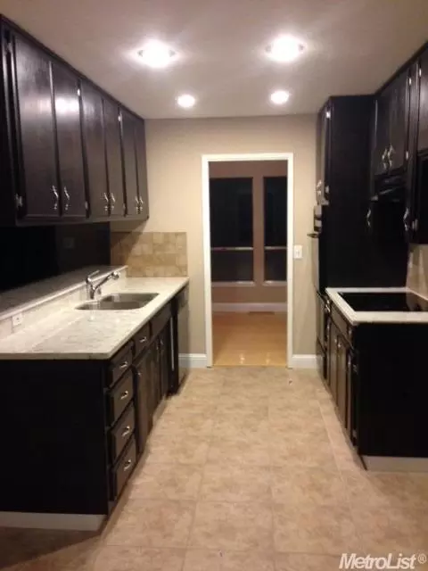 2404 Naas Ct, Modesto, CA 95358 photo 3