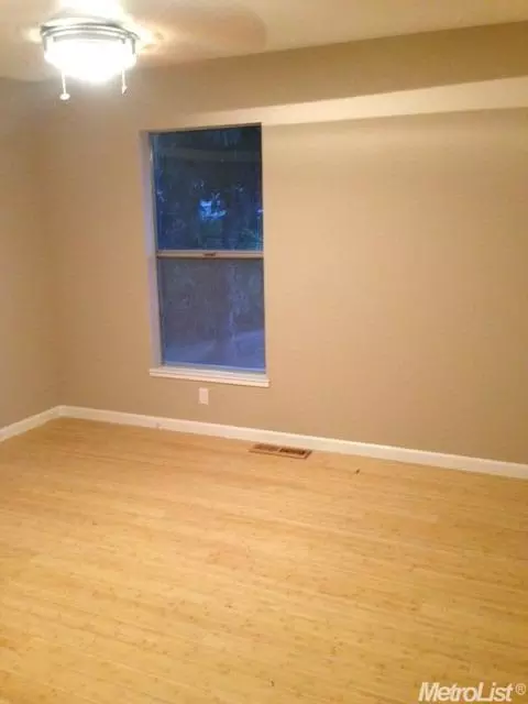 2404 Naas Ct, Modesto, CA 95358 photo 8