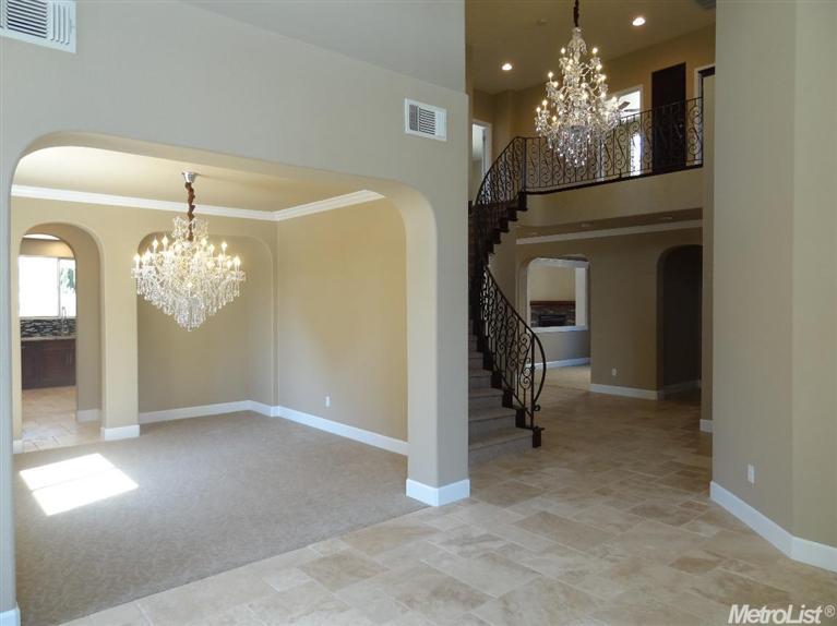 3833 Biltmore Dr, Turlock, CA 95382 photo 2