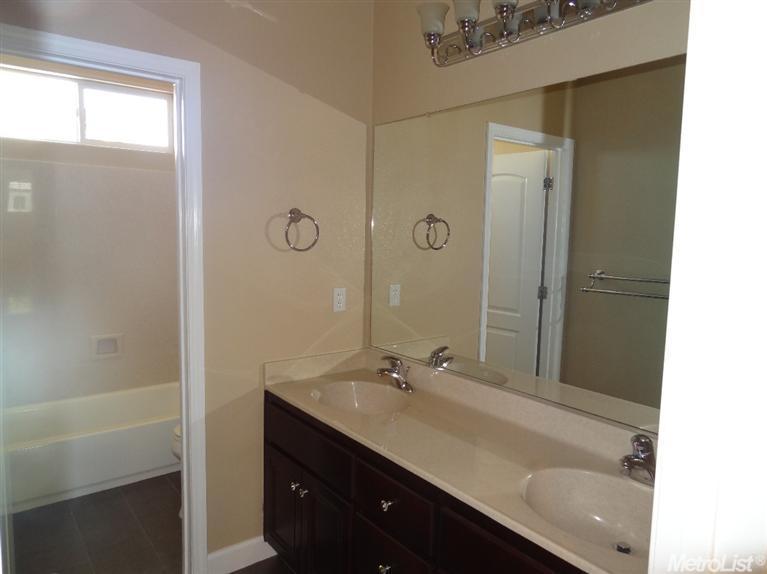 3833 Biltmore Dr, Turlock, CA 95382 photo 18