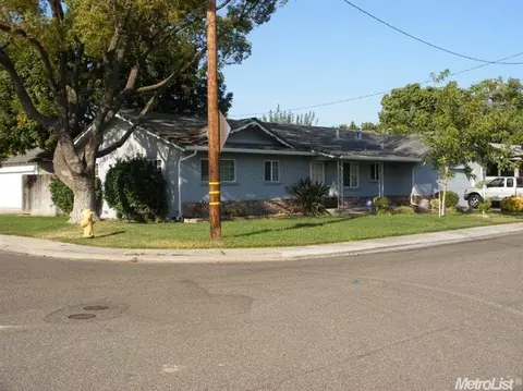 2301 Thomas St, Ceres, CA 95307 photo 1