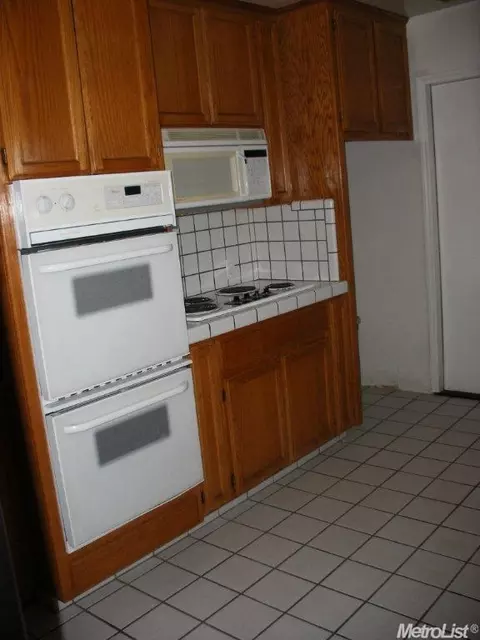 2301 Thomas St, Ceres, CA 95307 photo 8