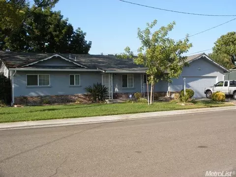 2301 Thomas St, Ceres, CA 95307 photo 2