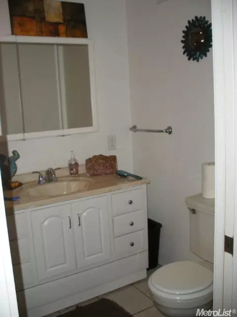 2301 Thomas St, Ceres, CA 95307 photo 9