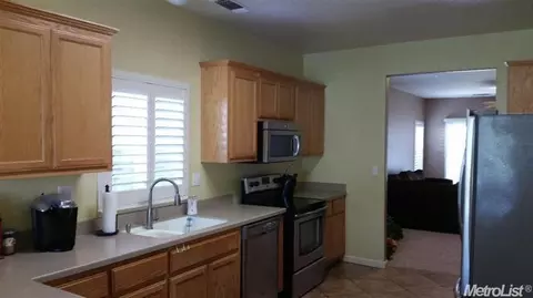 1126 Edith, Ceres, CA 95307 photo 4