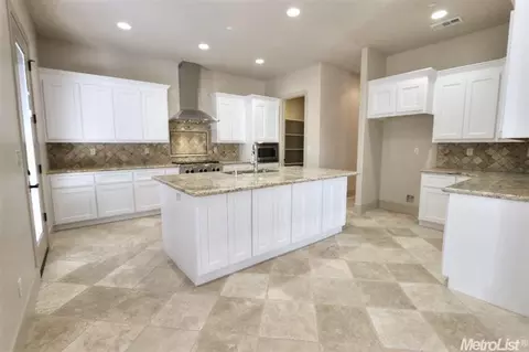 6036 Holeton Rd, Carmichael, CA 95608 photo 3
