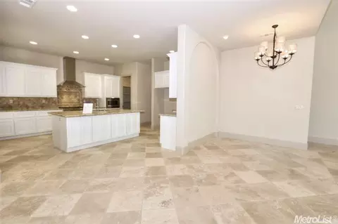 6036 Holeton Rd, Carmichael, CA 95608 photo 5