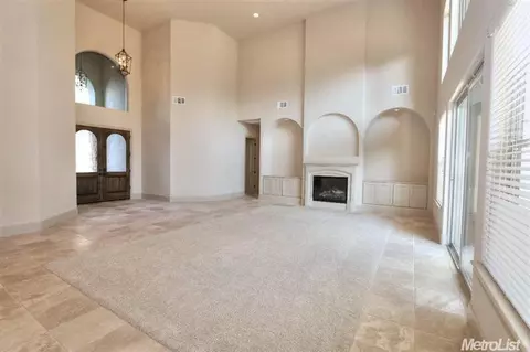 6036 Holeton Rd, Carmichael, CA 95608 photo 2