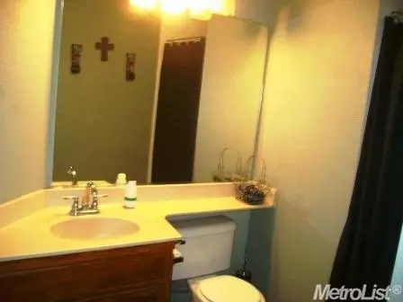 901 Georgetown Ave, Turlock, CA 95382 photo 11