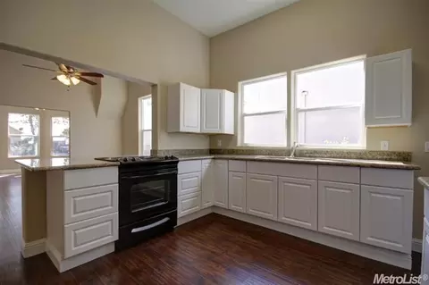 85 W 7th St, Tracy, CA 95376 photo 12