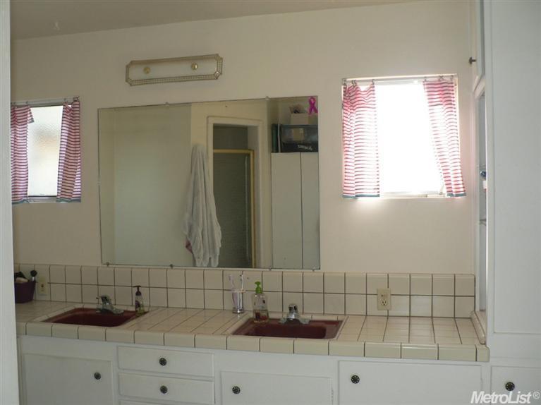 606 S Johnson Rd, Turlock, CA 95380 photo 12